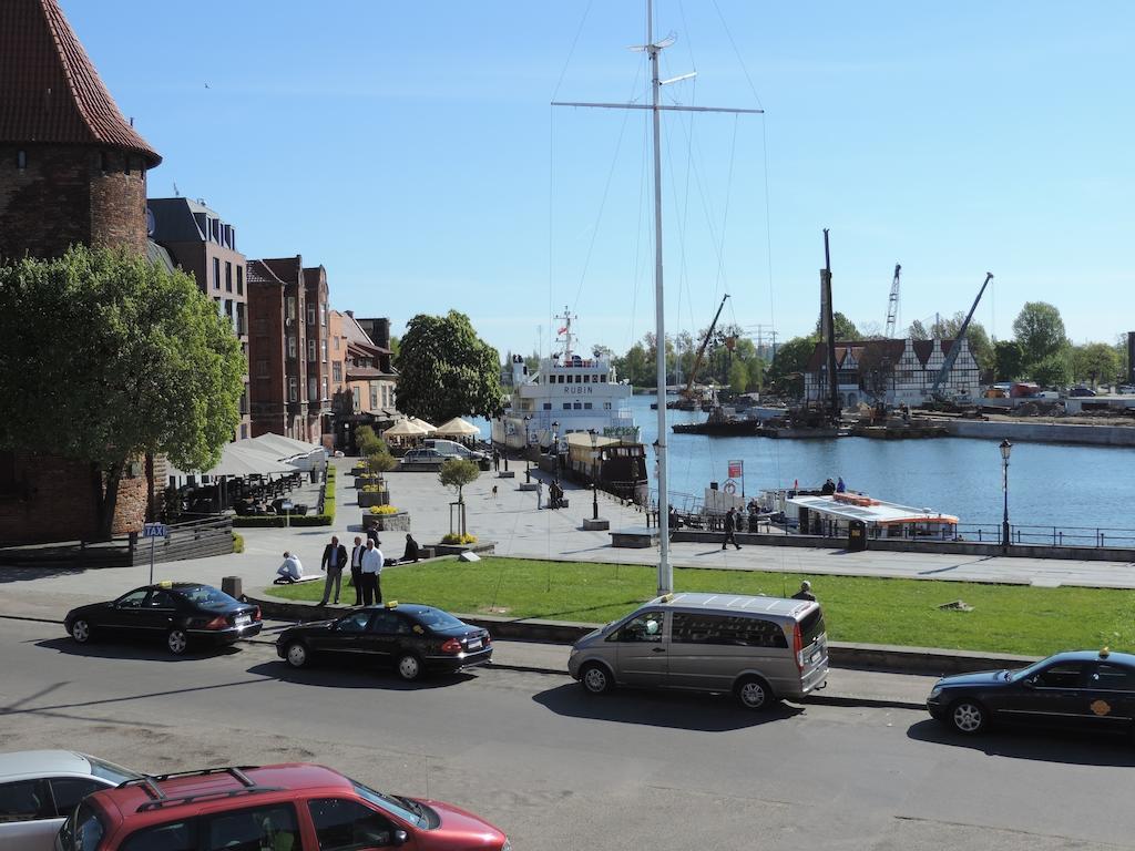 Gdanskie - Targ Rybny Z Widokiem Na Motlawe Gdańsk